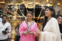 Actress Namrata Shirodkar Inaugurated BORABAY Salon